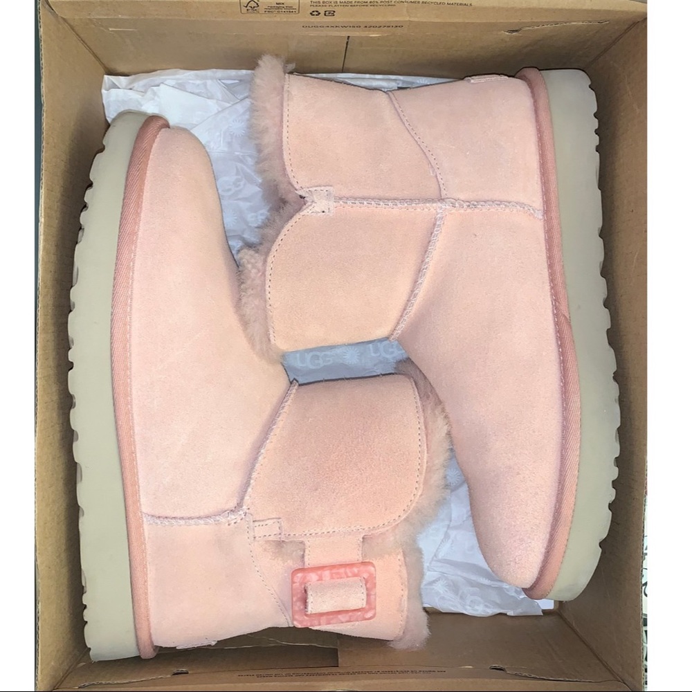 UGG MINI BUCKLE BOOT
